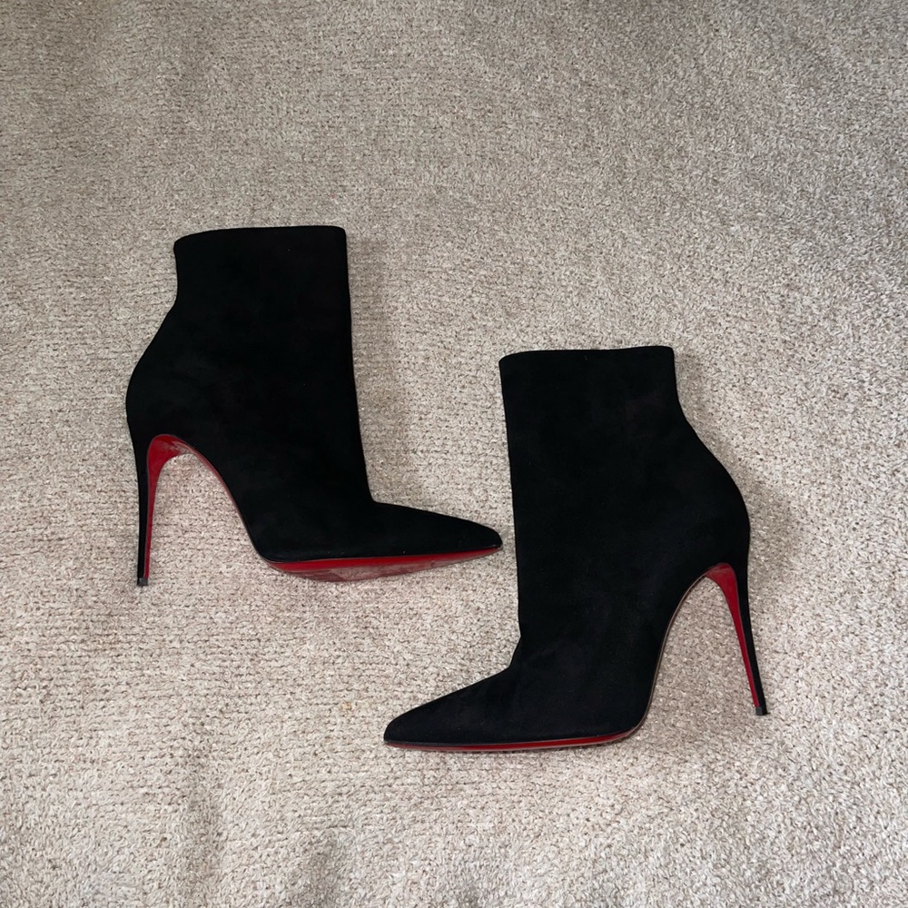 Christian Louboutin So Kate Booty 100 Suede Black